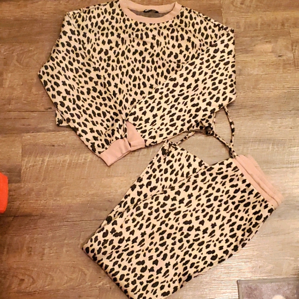 NWOT Shein animal print sweat set